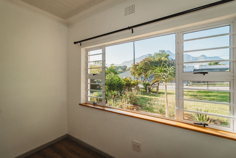 3 Bedroom Property for Sale in Dormehls Drift Western Cape